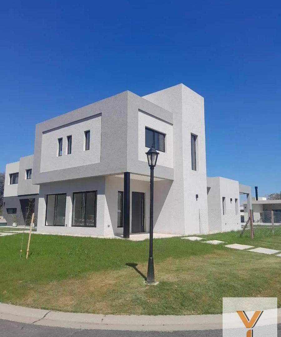 Foto de Casa en venta - 4 Dormitorios 5 Baños - Pilar, imagen 3