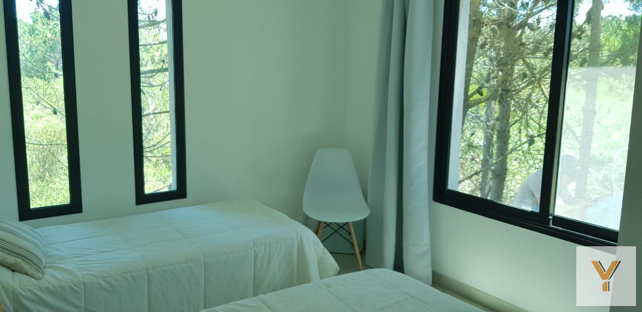 Foto de Casa en venta - 3 Dormitorios 2 Baños - Pinamar, imagen 2