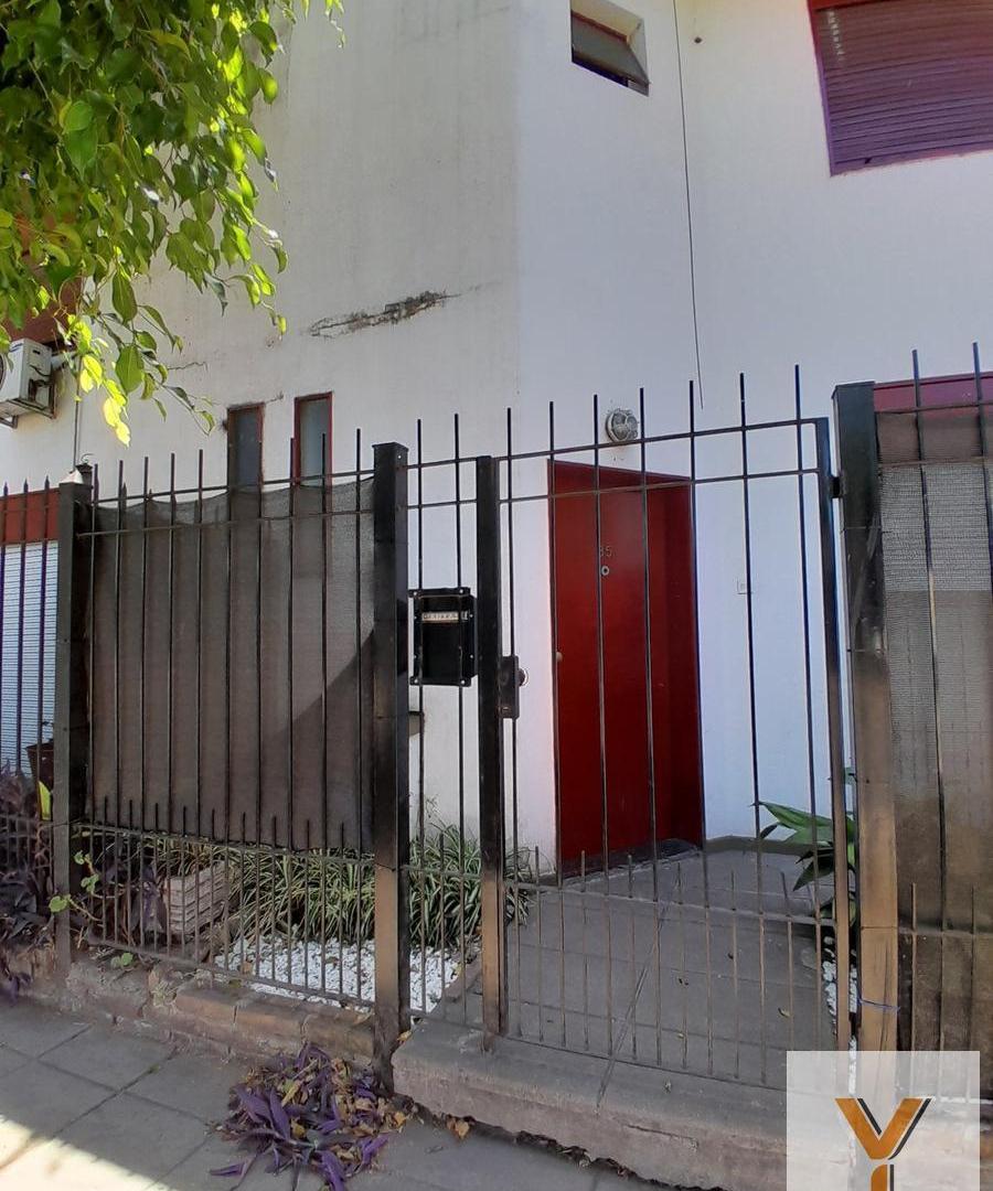 Foto de Casa en venta - 3 Dormitorios 1 Baño - Hurlingham, imagen 1