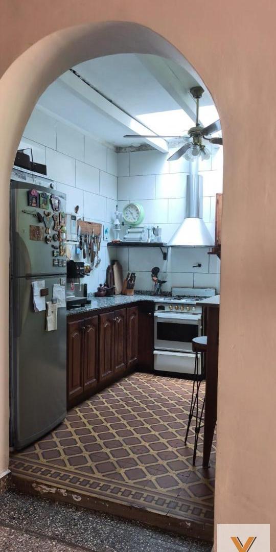 Foto de PH en venta - 2 Dormitorios 1 Baño - Parque Chas, imagen 2