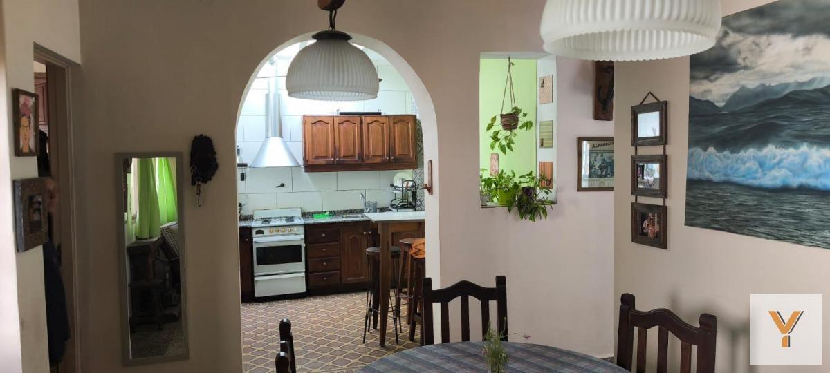 Foto de PH en venta - 2 Dormitorios 1 Baño - Parque Chas, imagen 1