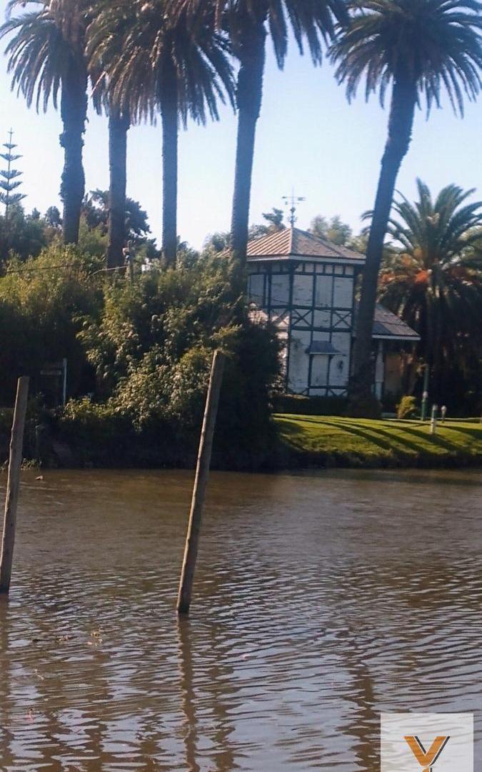Foto de Casa en venta - 2.400Mts2 - Ensenada, imagen 1
