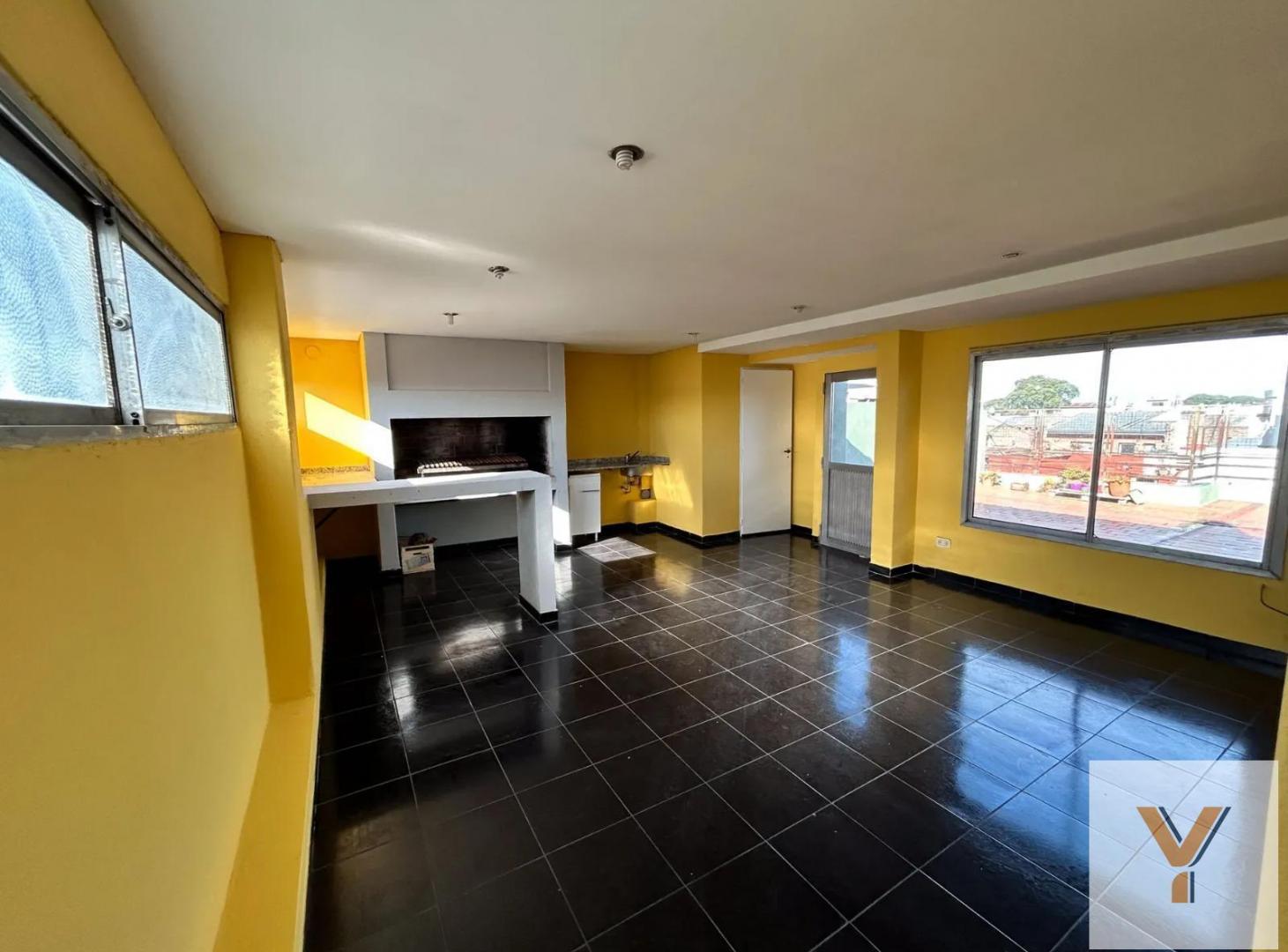 Foto de Departamento en venta - 2 Dormitorios 3 Baños - Parque Avellaneda, imagen 2