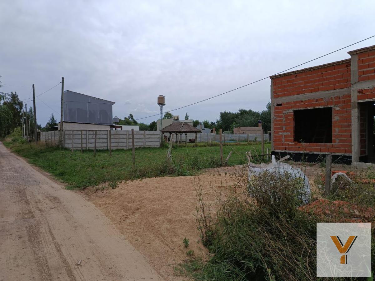 Foto de Terreno en venta - 600mts2 - Villa Parque Sicardi, imagen 4
