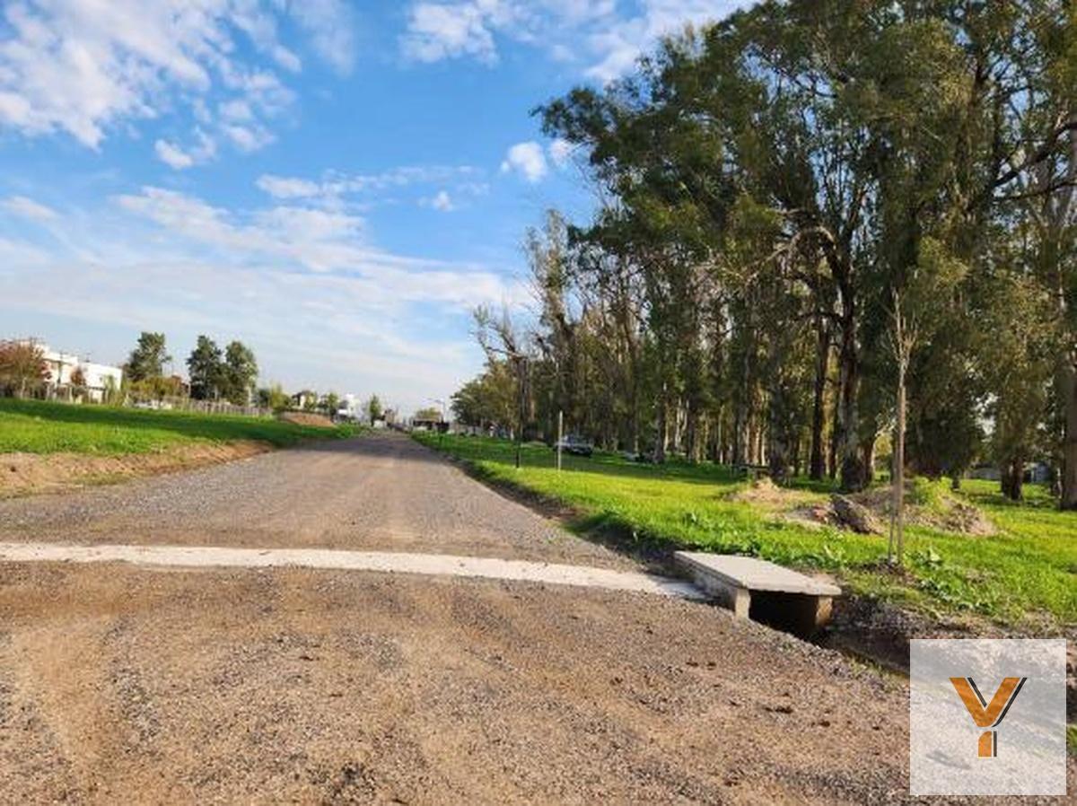 Foto de Terreno en venta - 404Mts2 - Pueblo I, Manuel B. Gonnet, La Plata, imagen 1