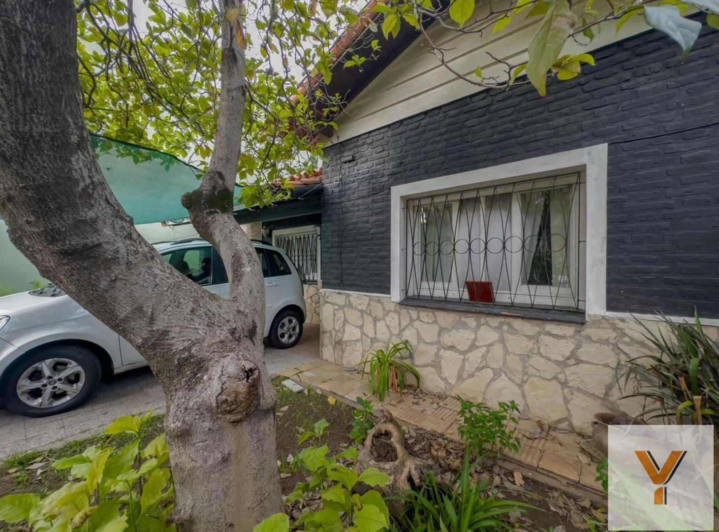 Foto de Casa en venta - 2 Dormitorios 1 Baño - 330Mts2 - Caseros, imagen 3