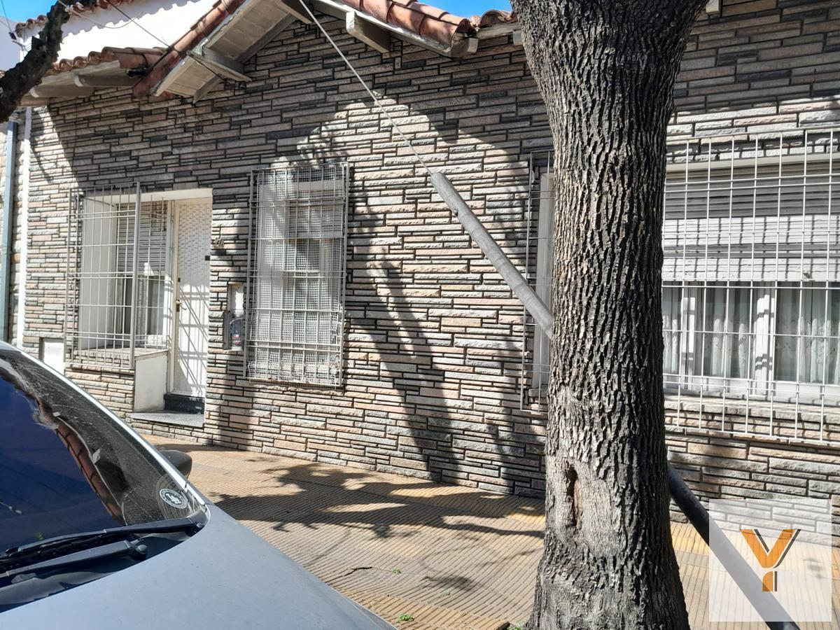 Foto de Casa en venta - 2 dormitorios 1 baño - terraza y parrilla - 110mts2, imagen 1