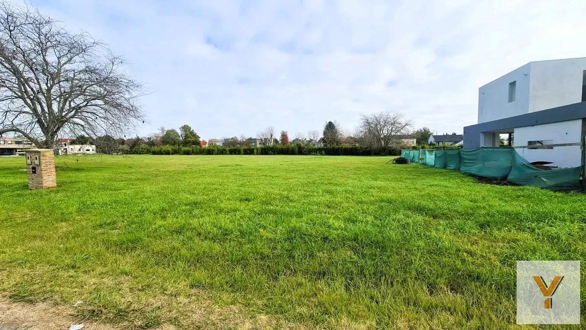 Foto de Terreno en venta - 859mts2 - Berazategui, imagen 3
