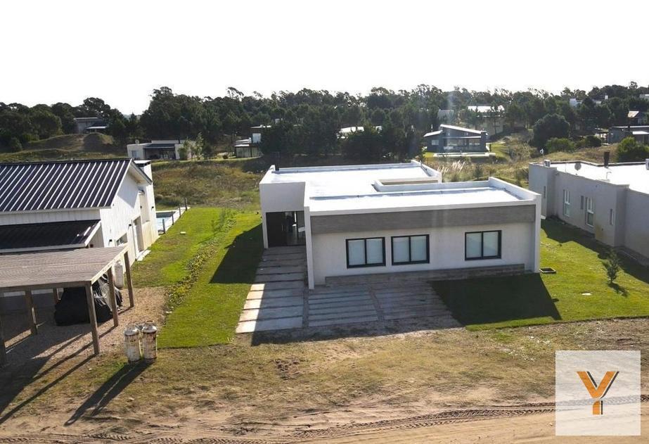 Casa en venta - 3 Dormitorios 3 Baños - Pinamar