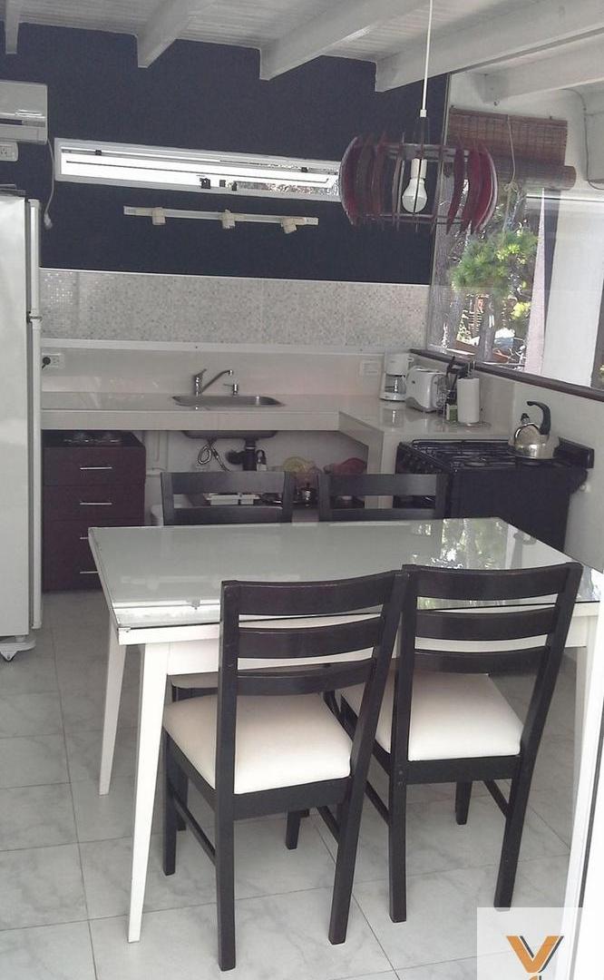 Foto de Complejo de Viviendas - 3 Casas - 700Mts2 - Mar Azul, imagen 2