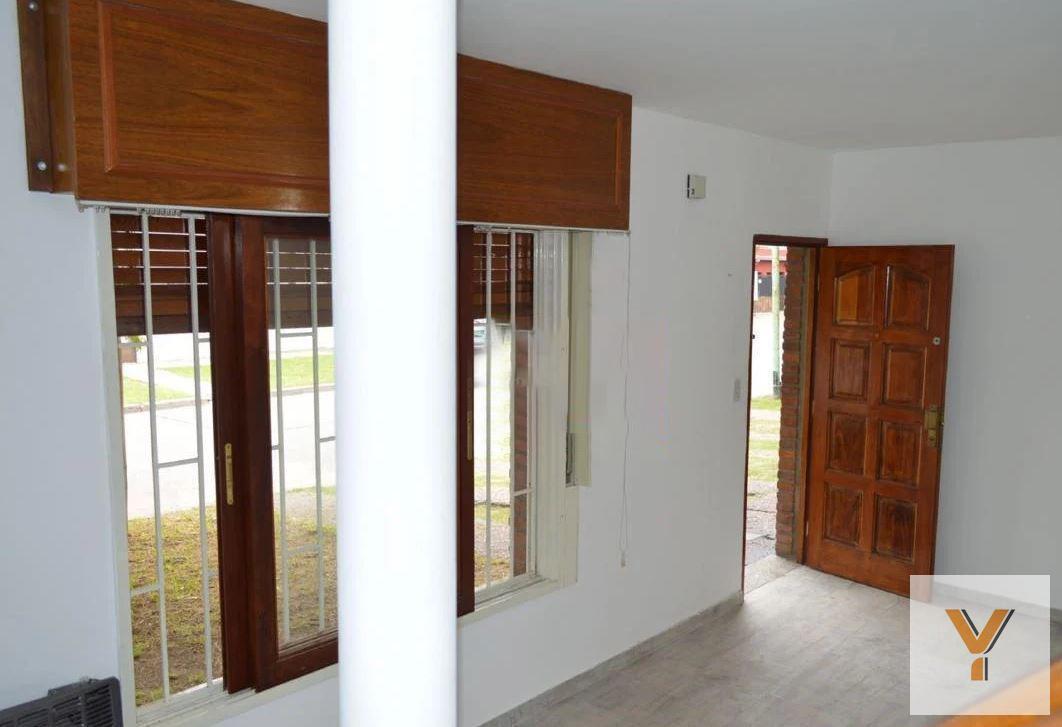 Foto de Dúplex en venta - 2 dormitorios 2 baños - Cochera - 110mts2 - Gambier, imagen 1