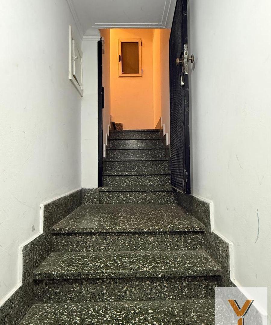 Foto de PH en venta - 1 Dormitorio 1 Baño - Lomas de Zamora, imagen 2