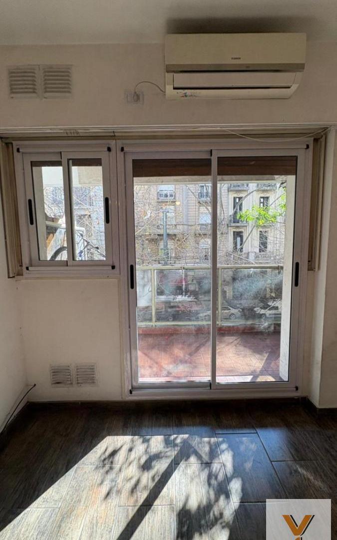 Foto de Departamento en venta - 1 Dormitorio 1 Baño - Monserrat, imagen 1