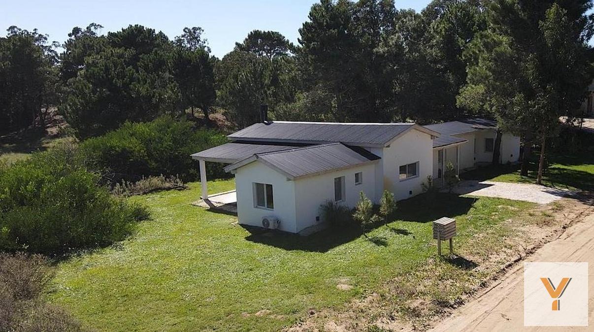 Casa en venta - 5 Dormitorios 5 Baños - Pinamar