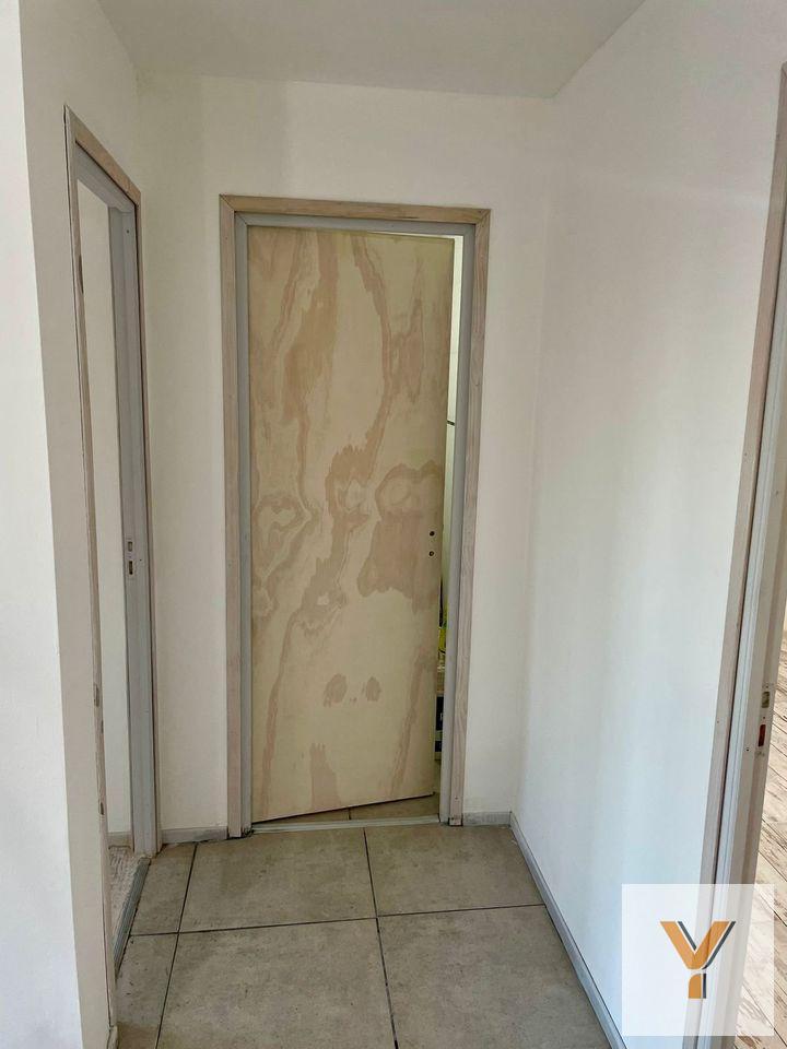 Foto de Casa en venta - 2 Dormitorios 1 Baño - 202,5Mts2 - Villa Elvira, imagen 4
