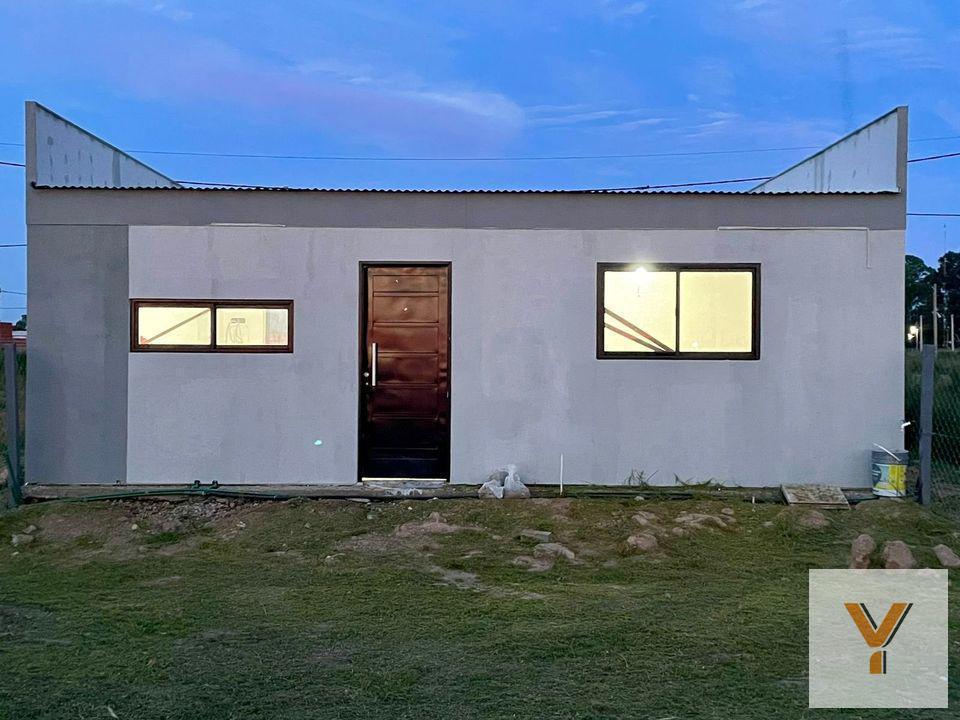 Foto de Casa en venta - 2 Dormitorios 1 Baño - 202,5Mts2 - Villa Elvira, imagen 1