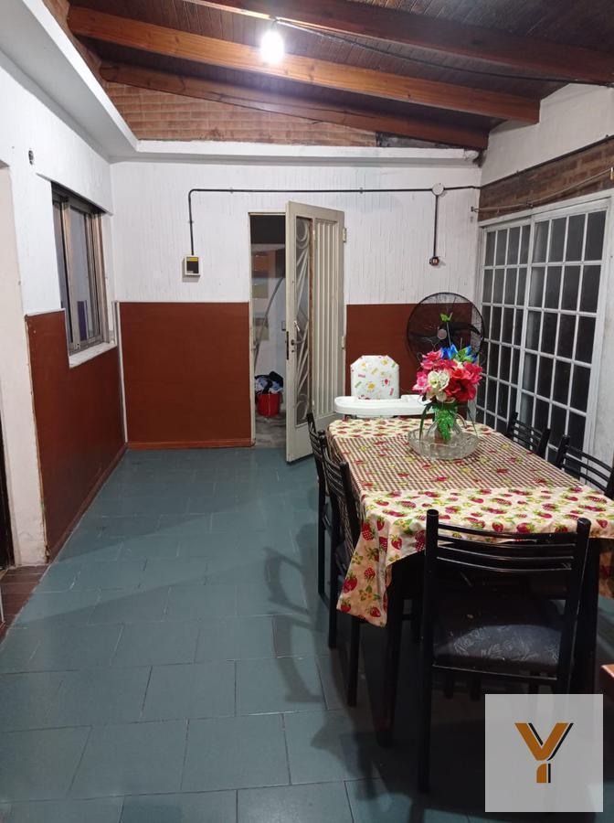 Foto de Casa venta - 2 dormitorios - 1 baño - 330mts2 totales - Sourigues, imagen 4