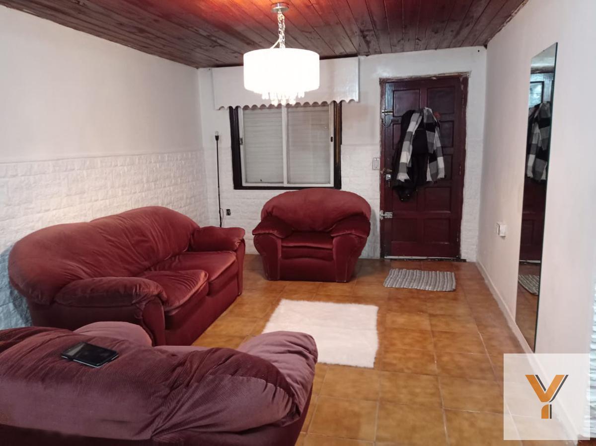 Foto de Casa venta - 2 dormitorios - 1 baño - 330mts2 totales - Sourigues, imagen 2