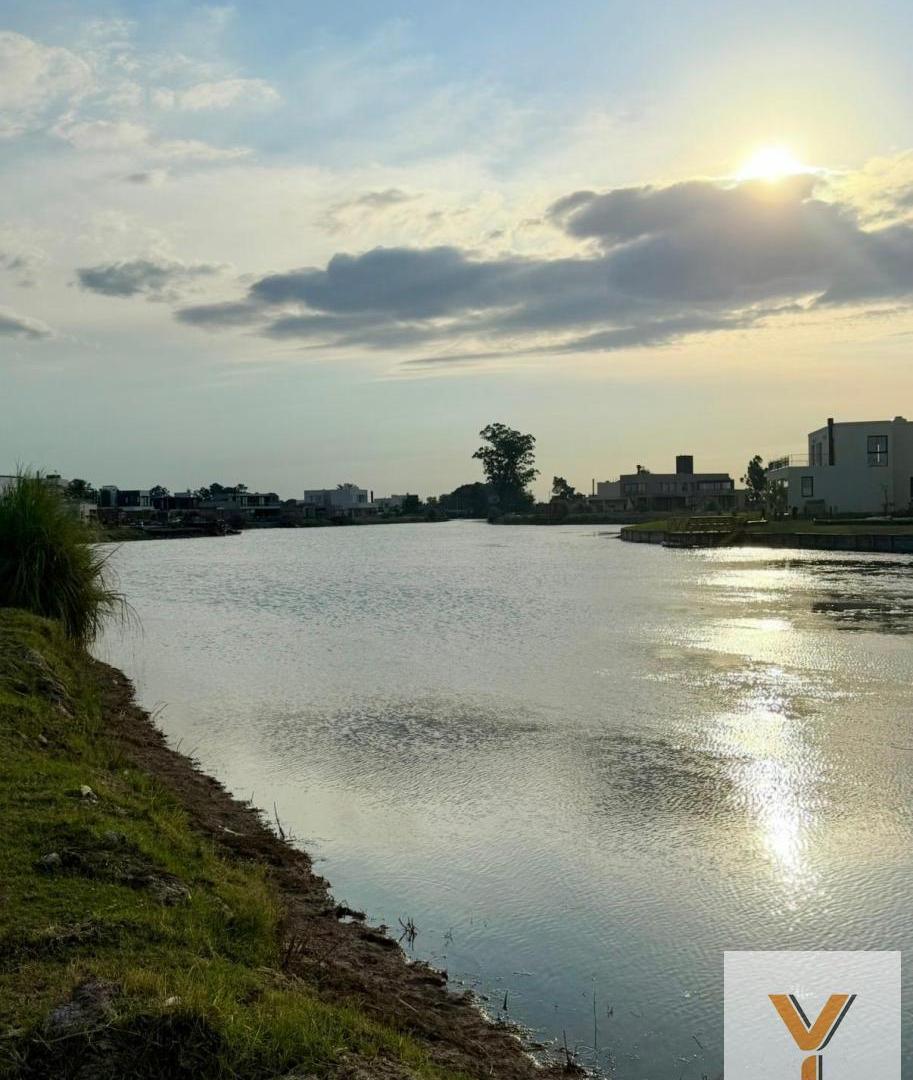Foto de Terreno en venta - 792mts2 - San Vicente, imagen 3