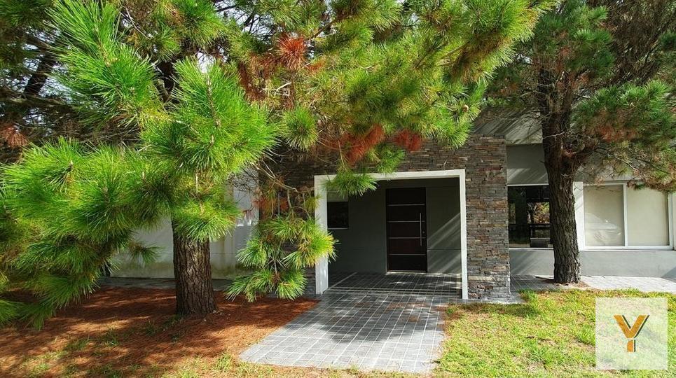 Foto de Casa en venta - 3 Dormitorios 2 Baños - Pinamar, imagen 2