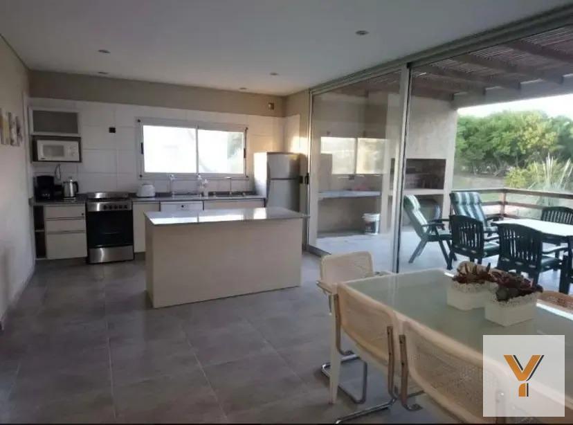 Foto de Casa en venta - 4 Dormitorios 4 Baños - Pinamar, imagen 4