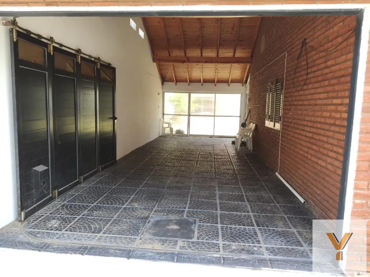 Casa en venta - 3 Dormitorios 2 Baños - Santa Teresita