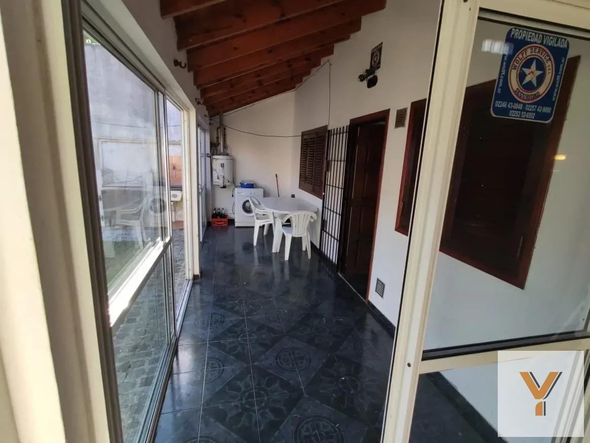 Foto de Casa en venta - 3 Dormitorios 2 Baños - Santa Teresita, imagen 3