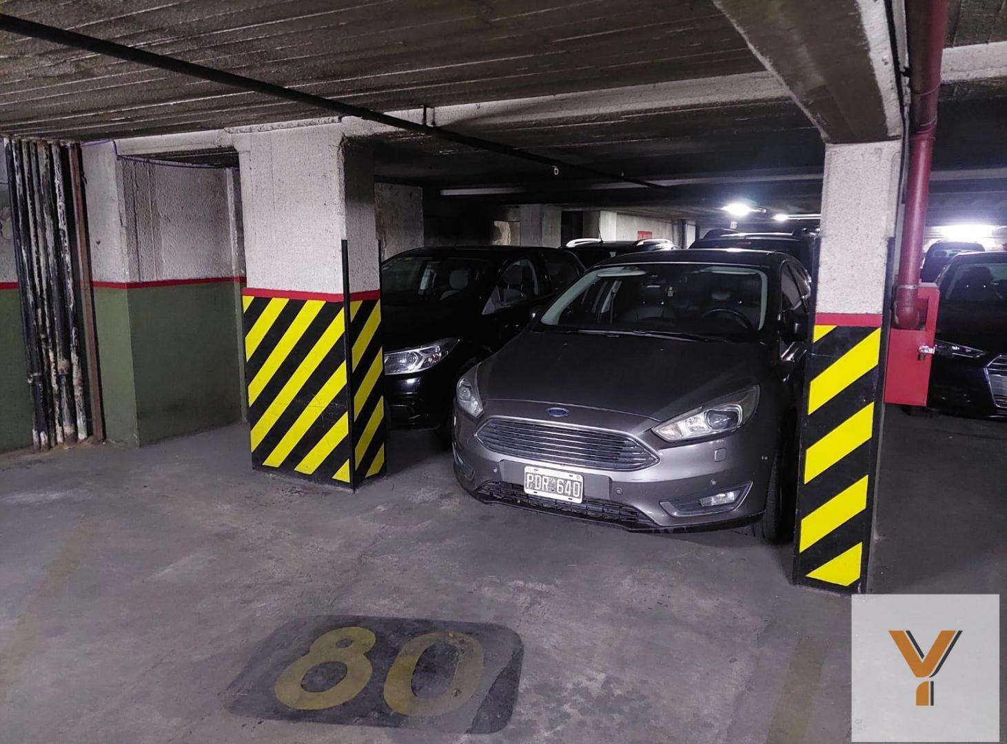 Foto de Cochera en venta - 15mts2 - San Nicolás, imagen 1