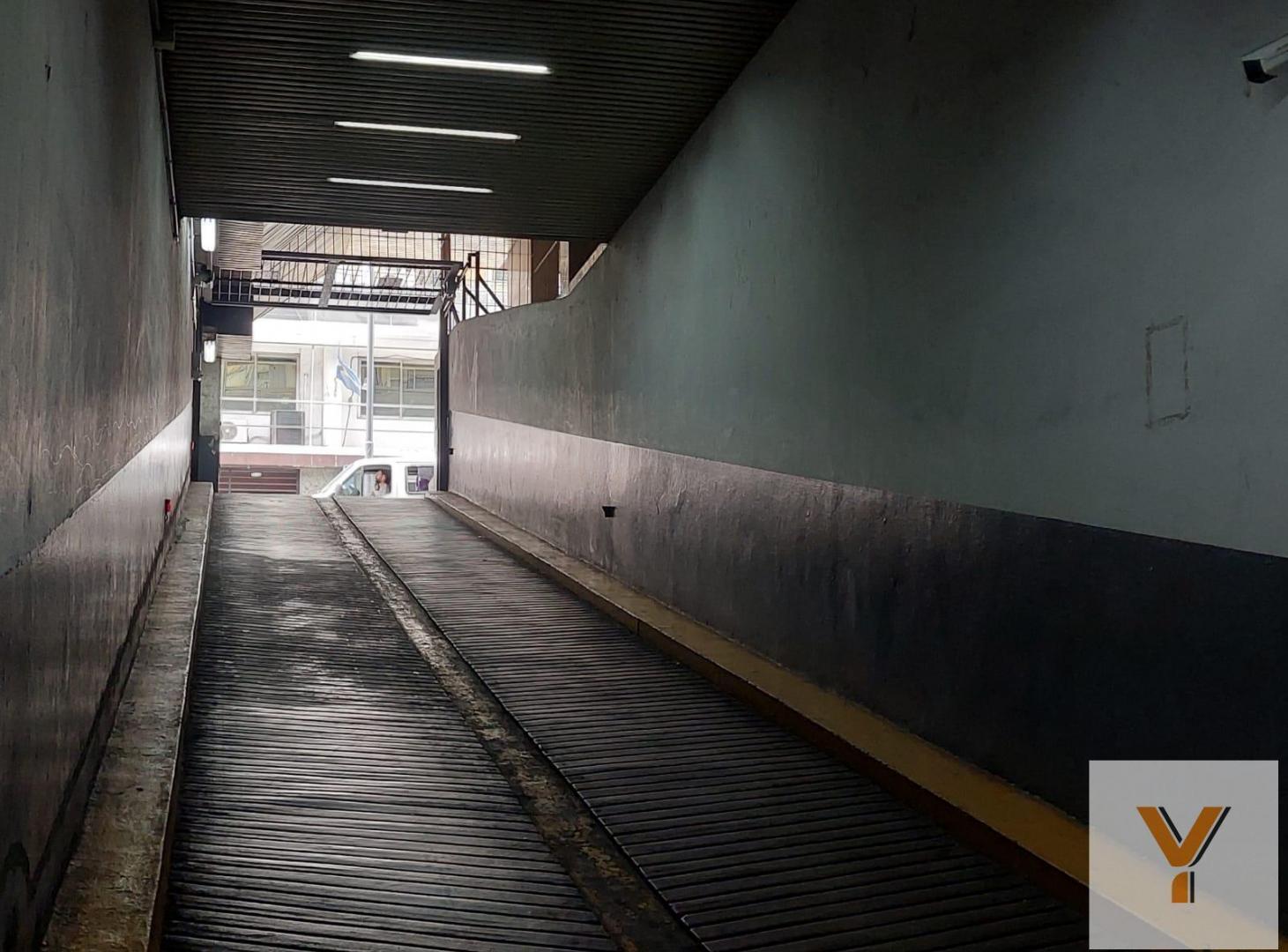 Foto de Cochera en venta - 15mts2 - San Nicolás, imagen 3