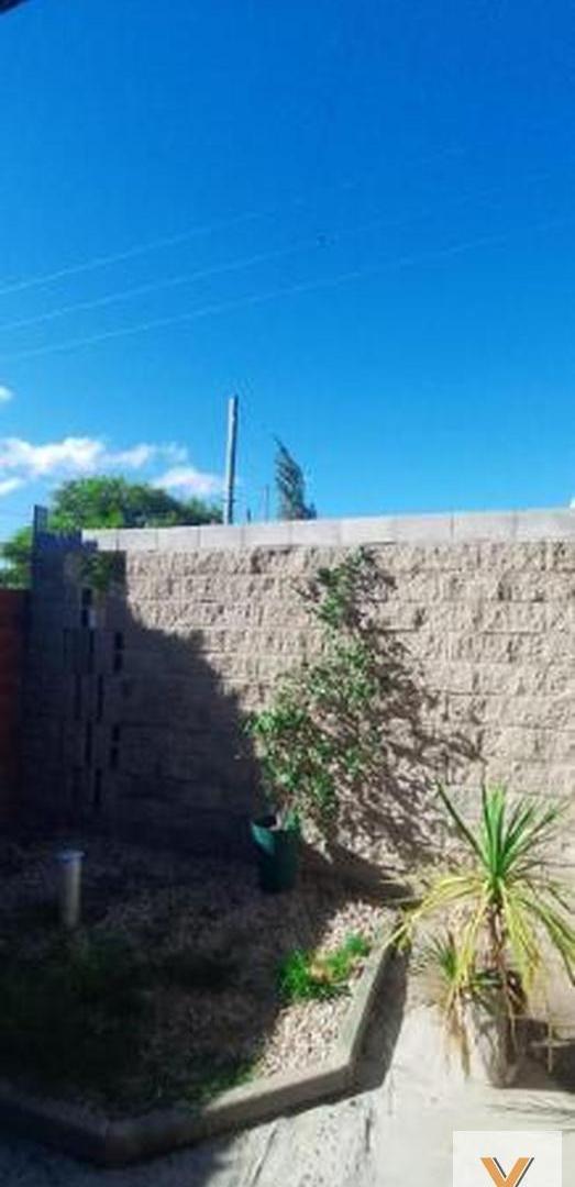 Foto de Casa en venta - 2 Dormitorios 1 Baño - La Plata, imagen 4