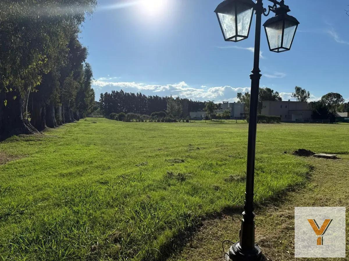 Foto de Terreno en venta - 1.200mts2 - Haras Del Sur I, imagen 1