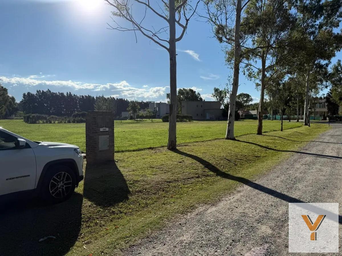 Foto de Terreno en venta - 1.200mts2 - Haras Del Sur I, imagen 5