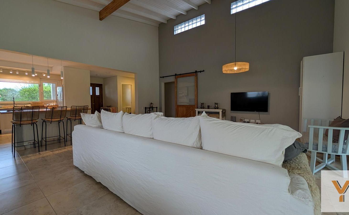 Foto de Casa en venta - 4 Dormitorios 5 Baños - Ecuestre, imagen 2