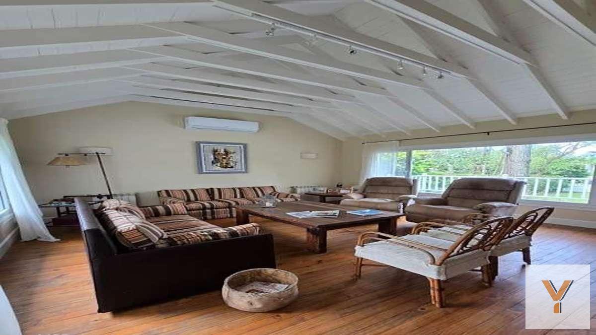 Foto de Casa en venta - 4 Dormitorios 2 Baños - Cariló, imagen 4
