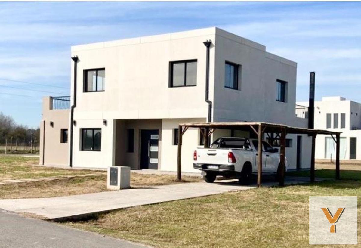 Foto de Casa en venta - 3 Dormitorios 3 Baños - Cañuelas, imagen 2