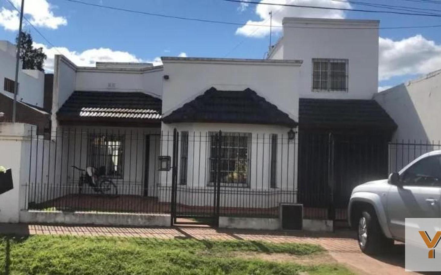 Foto de Casa en Venta - 3 dormitorios 2 baños - 570mts2 - Lujan, imagen 1