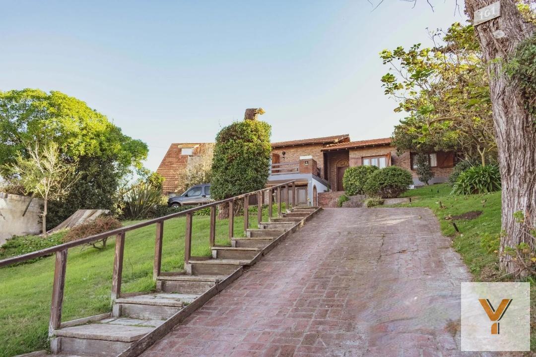 Foto de Casa en venta - 3 Dormitorios 4 Baños - Villa Gesell, imagen 1