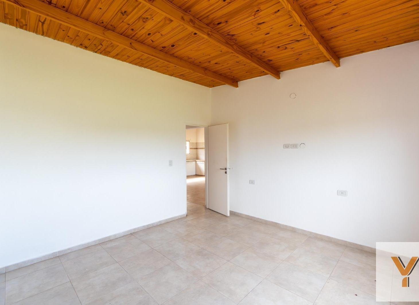 Foto de Casa en venta - 2 Dormitorios 2 Baños - La Plata, imagen 5