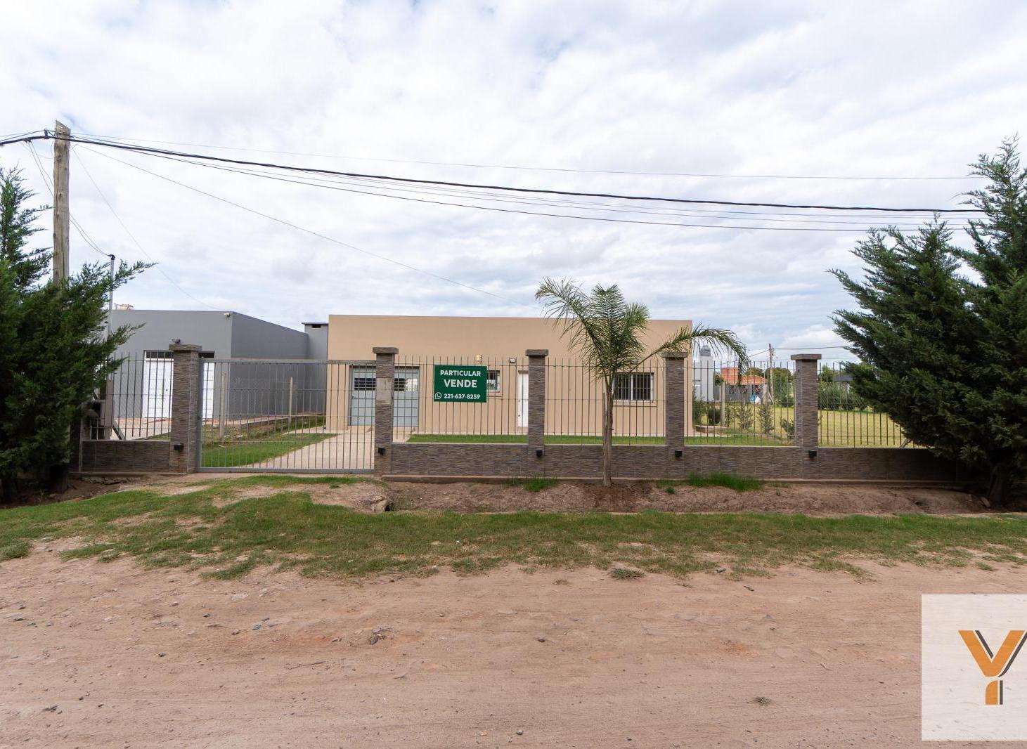 Foto de Casa en venta - 2 Dormitorios 2 Baños - La Plata, imagen 1