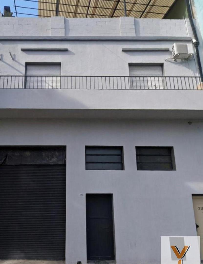 Foto de PH en venta - 4 Dormitorios 2 Baños - Flores, imagen 1