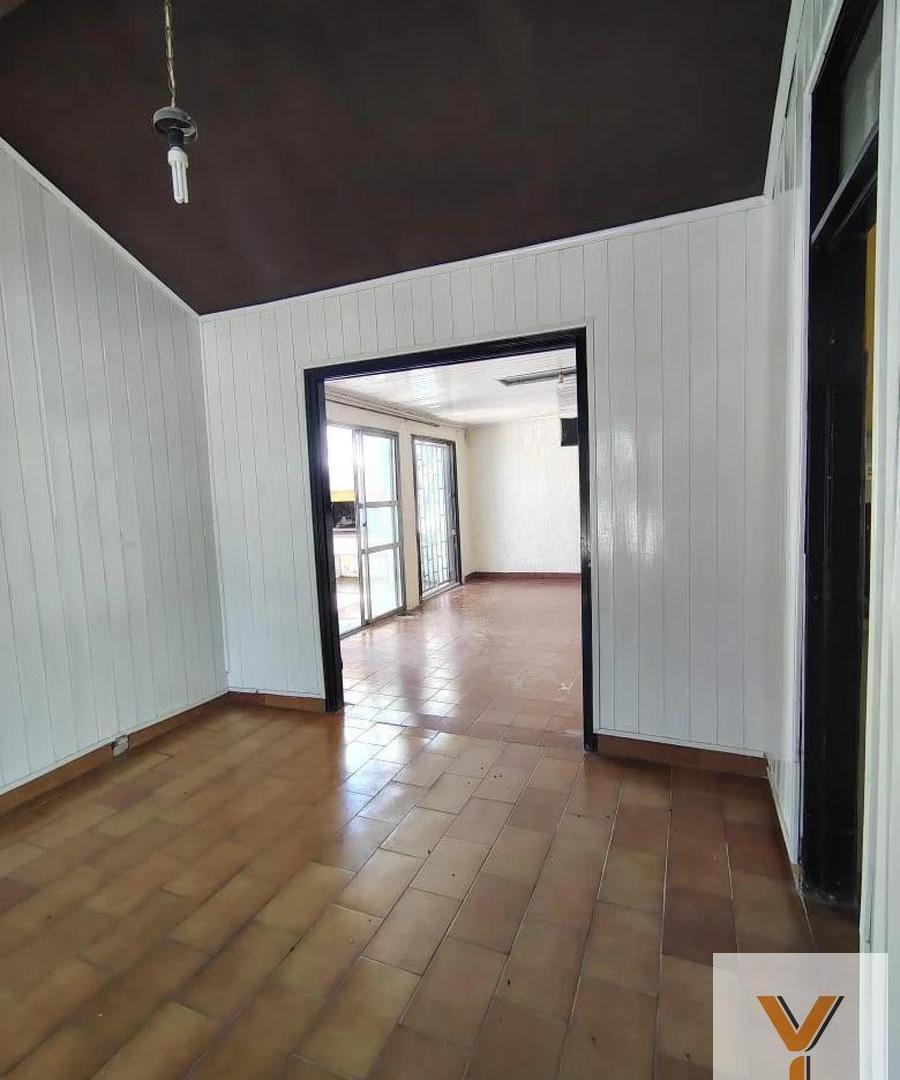 Foto de Casa en venta - 2 Dormitorios 1 Baño - 220Mts2 - Río Cuarto, imagen 3