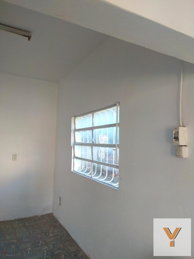 Foto de Casa en venta - 4 Dormitorios 2 Baños - Cochera - 450Mts2 - Laferrere, imagen 4