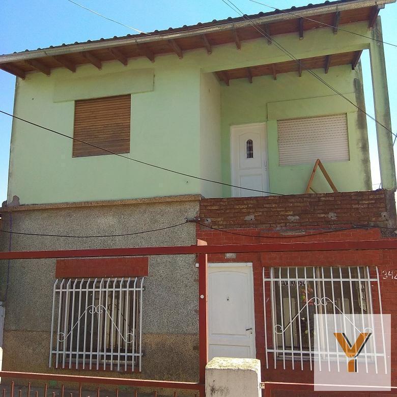 Foto de Casa en venta - 4 Dormitorios 2 Baños - Cochera - 450Mts2 - Laferrere, imagen 1