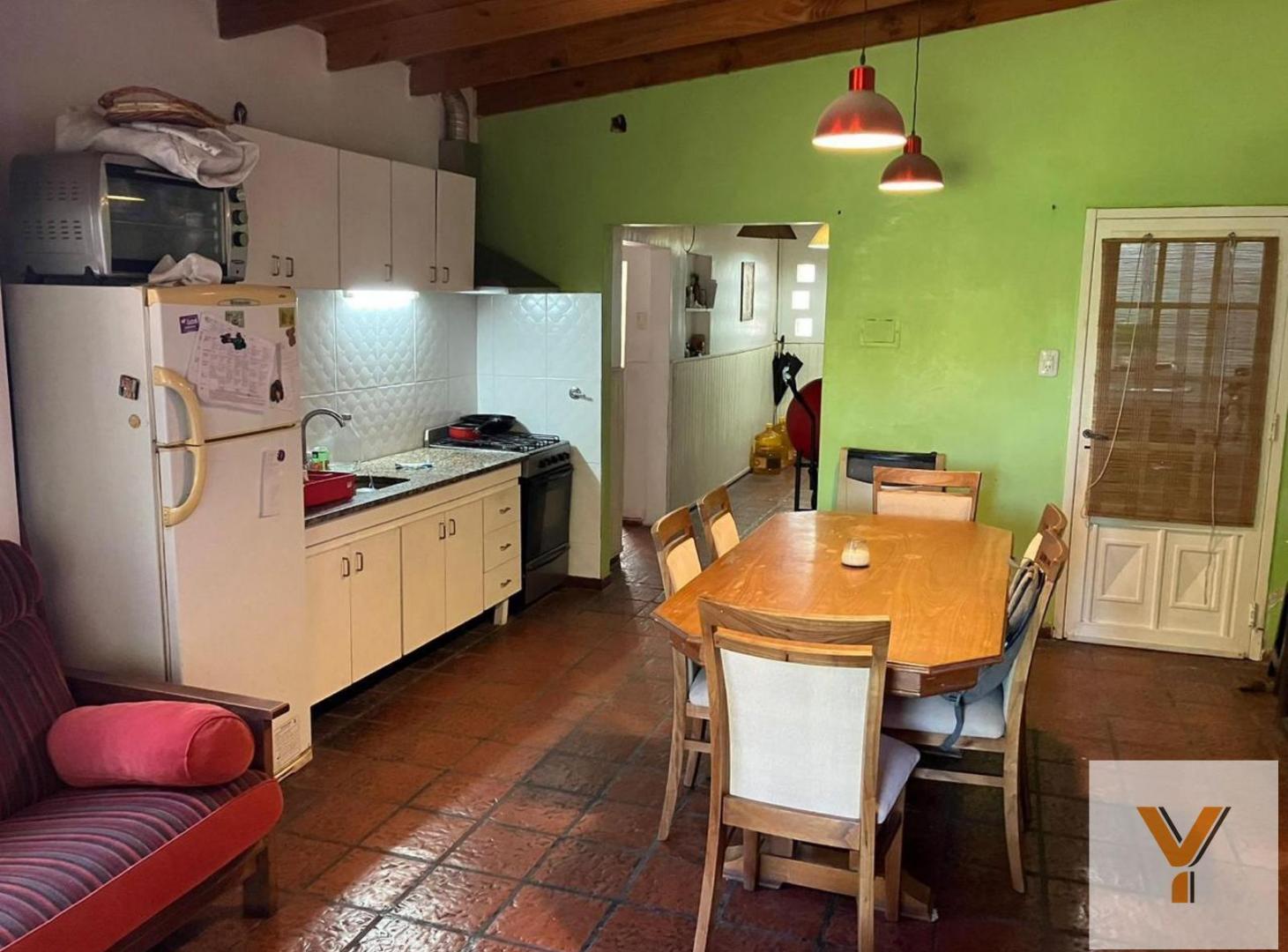 Foto de Casa en venta - 3 Dormitorios 1 Baño - Cocheras - 415Mts2 - Berazategui, imagen 4
