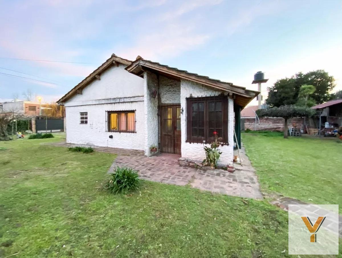 Foto de Casa en venta - 2 Dormitorios 1 Baño - Cochera - 825Mts2 - Monte Grande, imagen 2