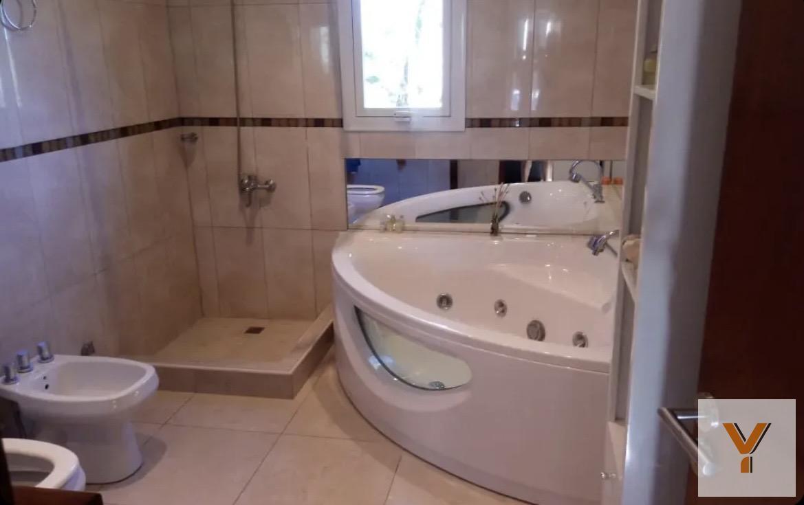 Foto de Casa en Venta - 3 Dormitorios 2 Baños - 610mts - Mar Del Plata, imagen 3
