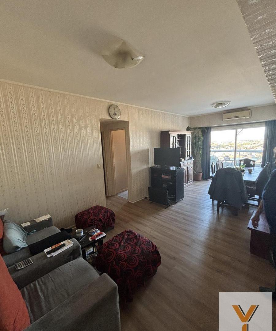 Foto de Departamento en Venta - 3 Dormitorios 2 Baños - 99mts - Mataderos, imagen 2