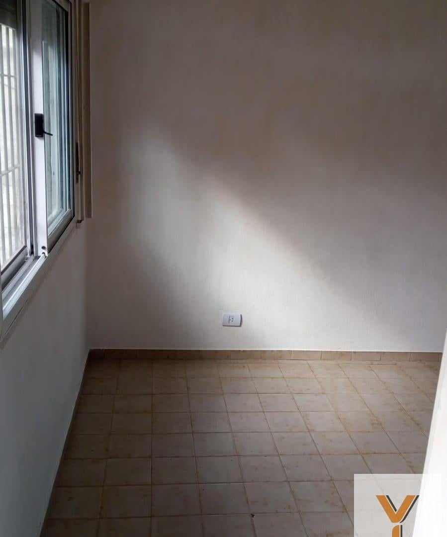 Foto de PH en venta - 1 Dormitorio 1 Baño - Cochera - 90Mts2 - Bernal, Quilmes, imagen 1