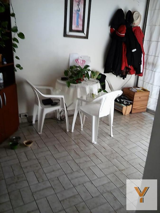 Foto de Casa en venta - 2 dormitorios 1 baño - cochera - 200mts2 - Tolosa, La, imagen 5