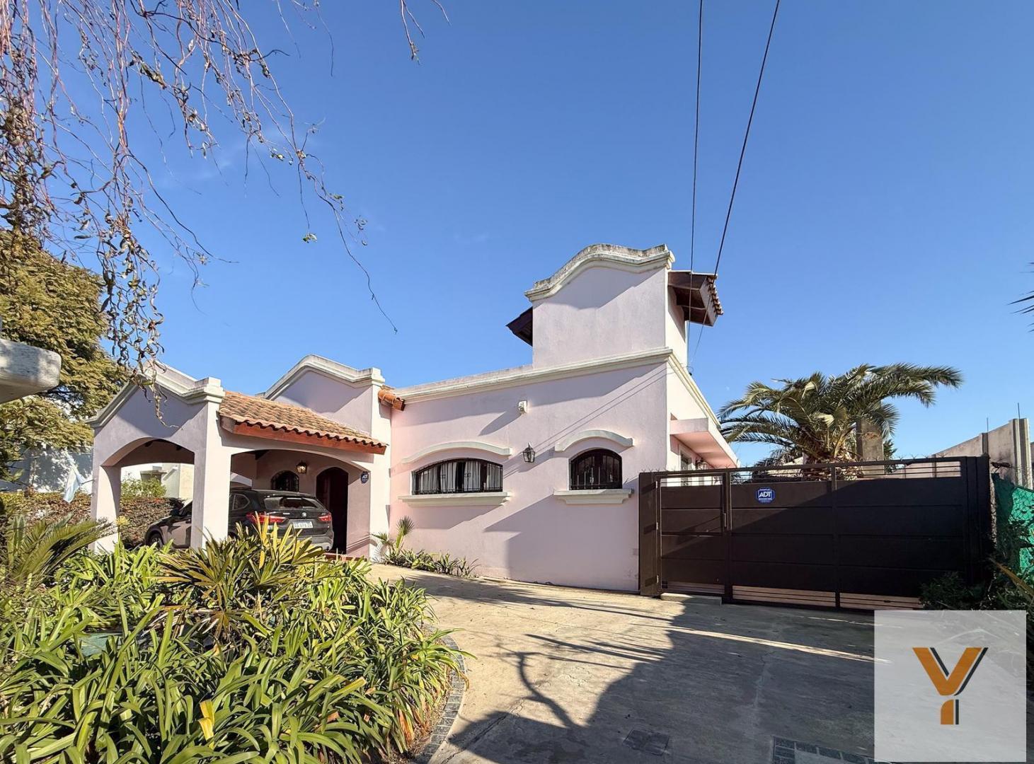 Foto de Casa en venta - 3 Dormitorios 4 Baños - La Plata- Gonnet., imagen 3
